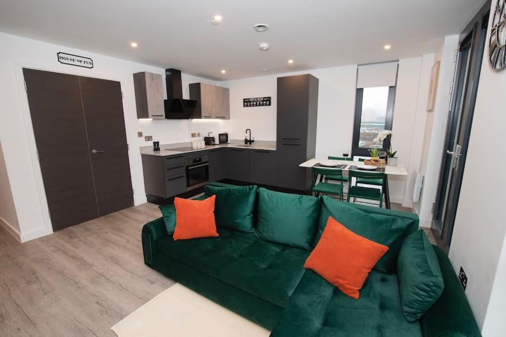 شقة Deluxe 2 Bed York Flat With Gym Sleeps 6 المظهر الخارجي الصورة