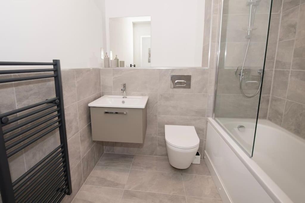 شقة Deluxe 2 Bed York Flat With Gym Sleeps 6 المظهر الخارجي الصورة